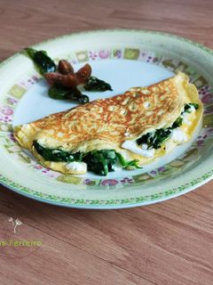 Una foto de Omelette de espinacas y queso de cabra