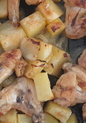 Foto de Asas de Frango com Batatas