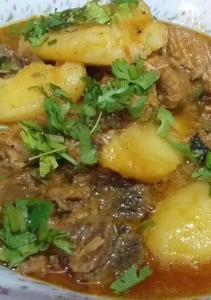 A picture of Gosht aloo.
