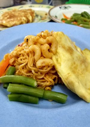 Foto resep Mie Saus Bolognese & Omelet Keju
