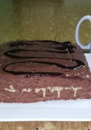 Una foto de Queque de Chocolate en el Microondas Relleno y Cubierto