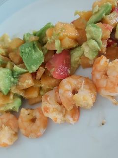 Une photo de Salade d'été aux crevettes