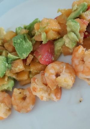 Une photo de Salade d'été aux crevettes