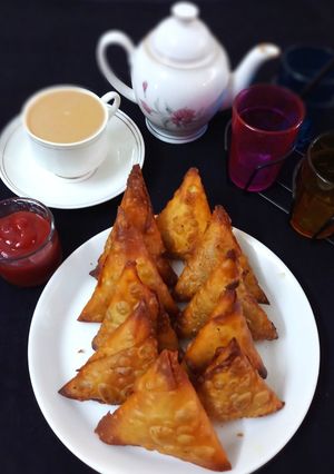 A picture of Irani samosa.