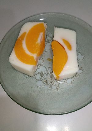 Una foto de Postre de Durazno en Lata, Yogur Griego y Gelatina
