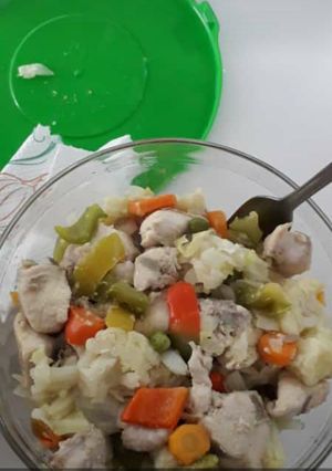 A picture of Cauliflower,cabbage and chicken breast.