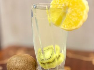 دتاکس واتر پرتقال و کیوی (آب طعم دار) 🍊🥝