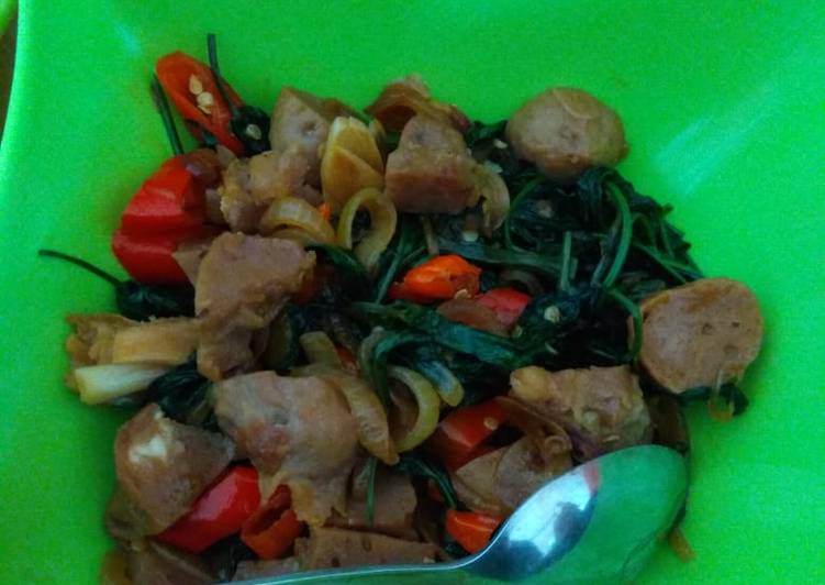 Tumis Kangkung Pedas Bakso ala Ummu Rasya