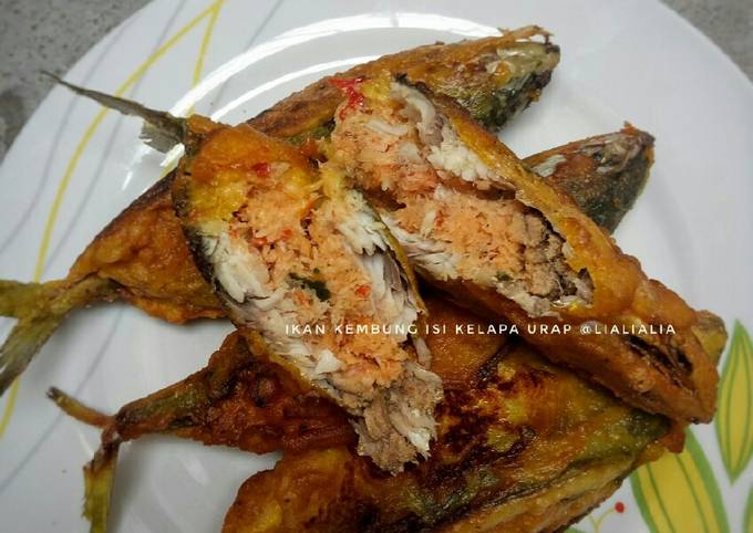 Ini dia! Bagaimana cara bikin Ikan Kembung Isi Kelapa Urap yang enak