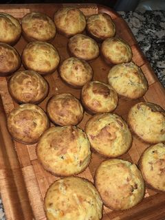 Una foto de Pancitos rellenos de jamón, queso y cebolla 🥖