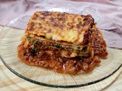 Una foto de lasagna de acelga con bechamel