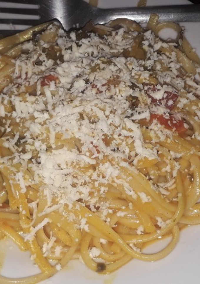 Una foto de Espaguetis con crema 🍝