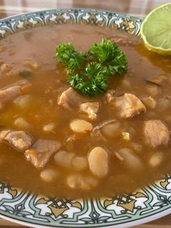 Una foto de Frijoles blancos con cerdo