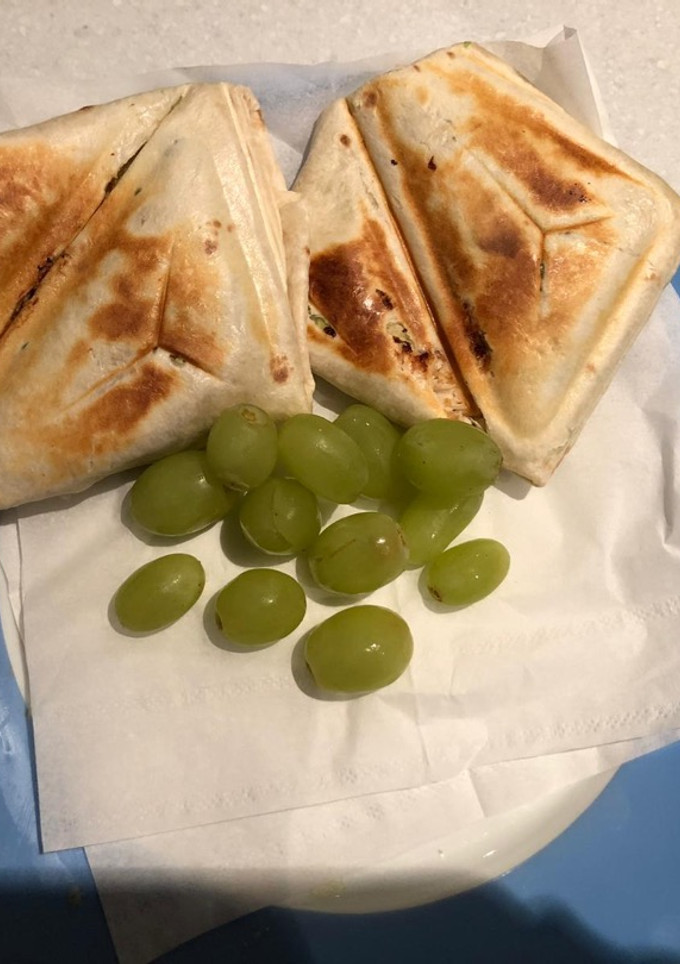 A picture of Tuna toast.
