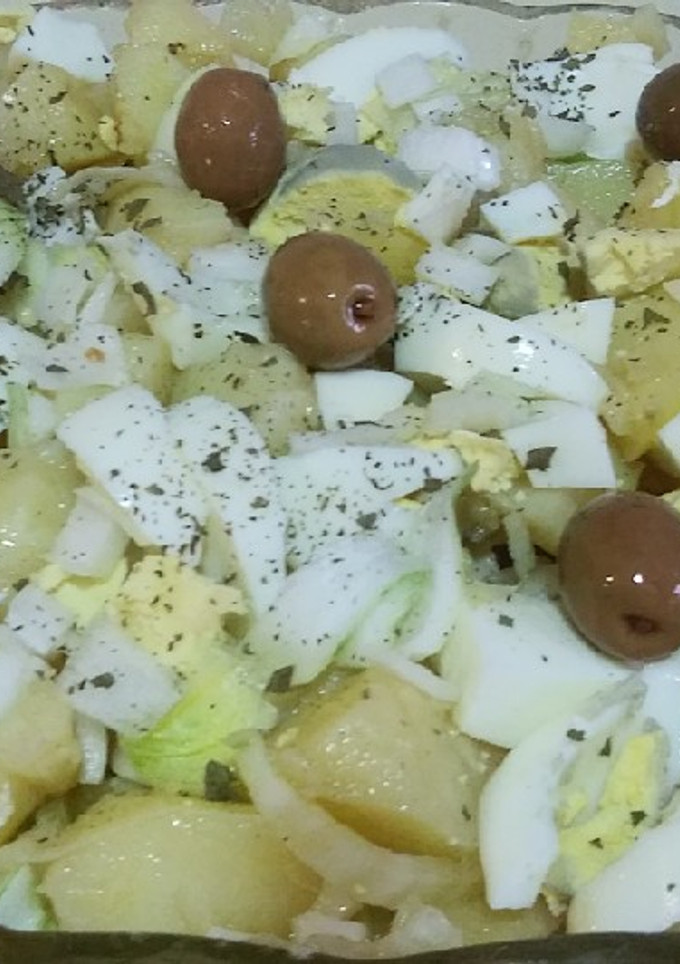 Una foto de Ensaladilla de patatas con bacalao