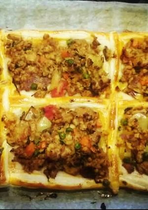 A picture of Salty Curry Pie on Puff Pastry.