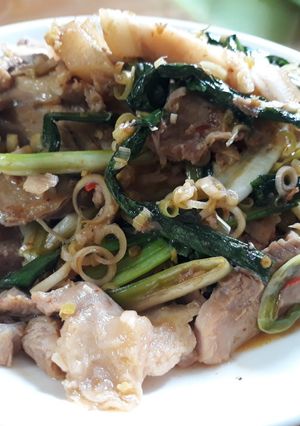 Hình của món Heo rừng xào sate - ngò gai.