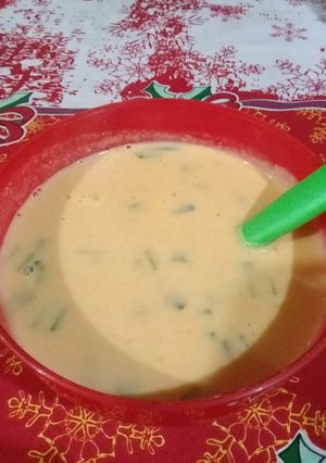 Una foto de Sopa crema casera de calabaza y brócoli