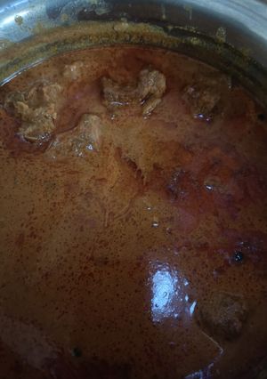 A picture of Dhaba mutton curry.