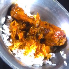 A picture of Gand te Kokur (Chicken with onions).