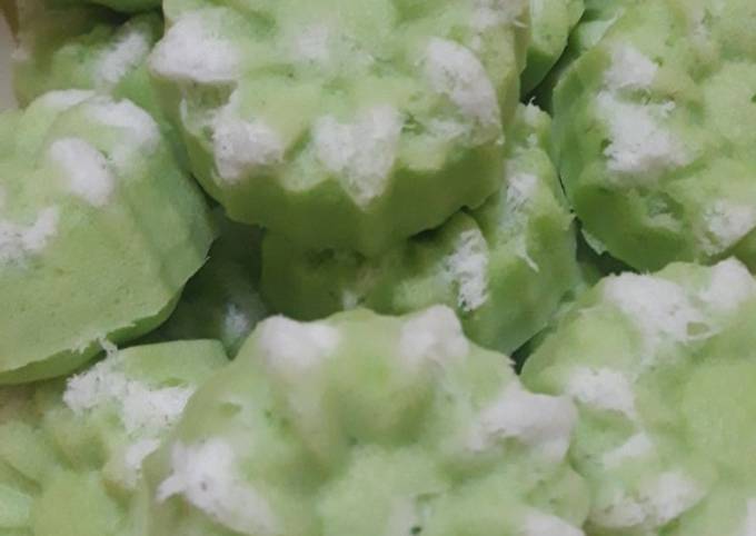 How to Make Delicious Kue putu ayu