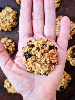 Una foto de Galletas de avena y manzana 🍎 Sin azúcar ni edulcorante 🍎