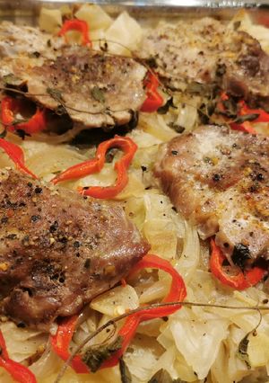Borsos tarja, káposzta ágyon recept fotója