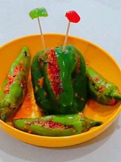 ભરેલા મરચાં નું શાક (Bharela Marcha Shak Recipe In Gujarati) રેસીપી મુખ્ય ફોટો