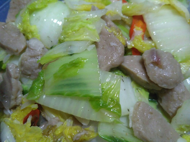 Bagaimana Membuat Cah sawi putih bakso, Lezat Sekali