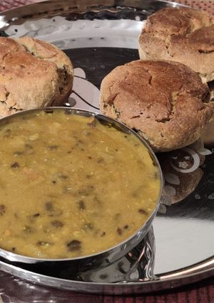 A picture of Dal baati.