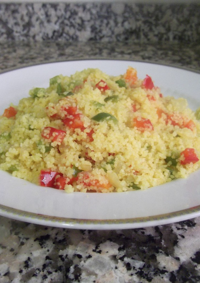 Una foto de Cus cus con verduras