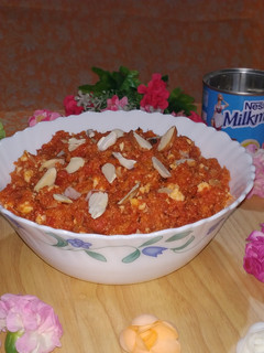 गाजर की हलवा (Gajar ka halwa recipe in HIndi) रेसिपी मुख्य फोटो