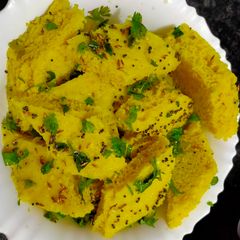 A picture of Instant sooji dhokla.