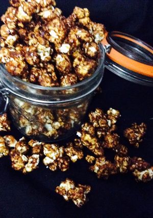 A picture of Jaggery caramelised popcorn.