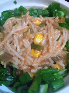वेज नूडल्स (veg noodles recipe in hindi) रेसिपी मुख्य फोटो