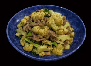 Hình của món SP.0804 - Thăn Heo Xào Hoa Lơ Trắng.