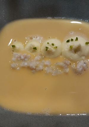 Una foto de Crema de cigalas y parmentier