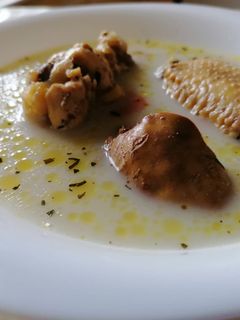 Tárkonyos csirkeaprólék leves recept fotója