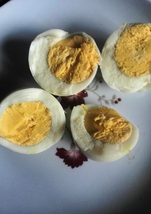 A picture of Boiled Eggs.