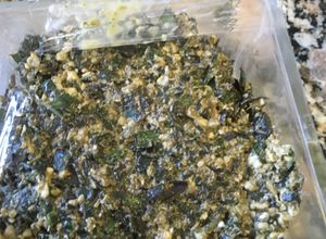 Una foto de Pesto de albahaca con nueces peladas