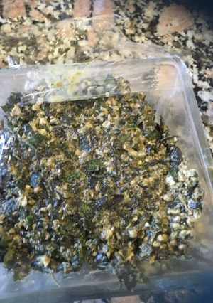 Una foto de Pesto de albahaca con nueces peladas