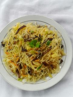 Foto resep Bihun Goreng Kuning Jamur Kuping
