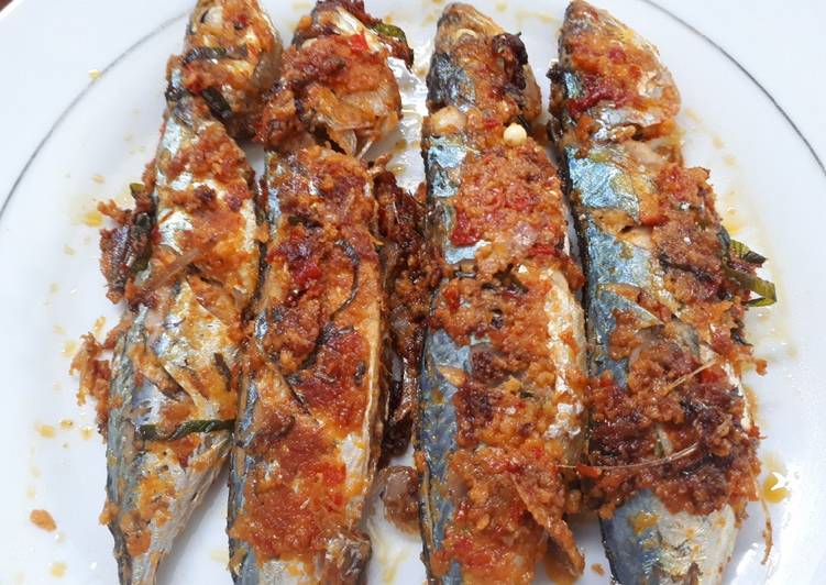 Ikan bakar bumbu padang