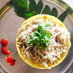 A picture of Veg hakka noodles.