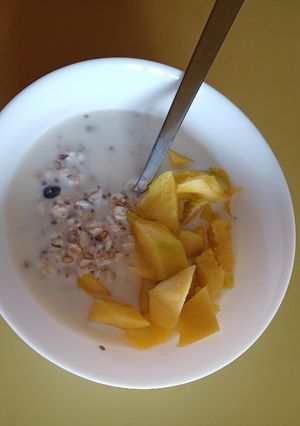 Una foto de Avena trasnochada (overnight oats)