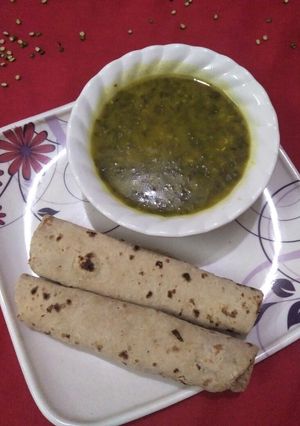 दाल पालक (dal palak recipe in Hindi) रेसिपी मुख्य फोटो