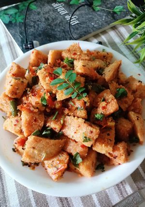 शेज़वान फ्राइड इडली (Schezwan fried idli recipe in hindi) रेसिपी मुख्य फोटो