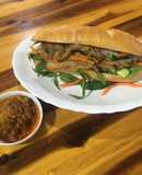 Bánh mì chả cá sate