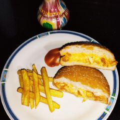 A picture of Chicken Fajita Chunks Burger 🍔.