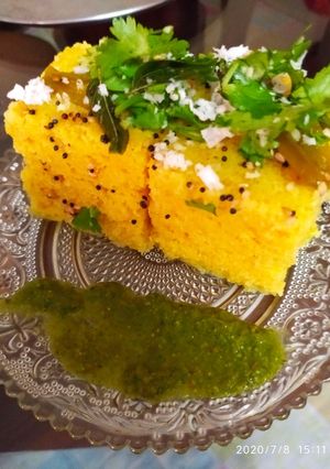 A picture of Khaman Dhokla.